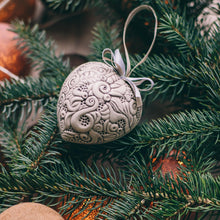 Load image into Gallery viewer, These vintage-inspired ceramic hanging hearts - a universal symbol of love. This heart will be a lovely gift for newlyweds on their wedding day or for your partner on Valentine’s Day. Heart will look beautiful at a wedding party or of your everyday décor.