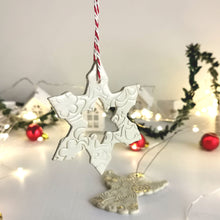Load image into Gallery viewer, Snowflake Ornaments โ Set of 4 - Christmas Ornaments - CozyHomeIdeas