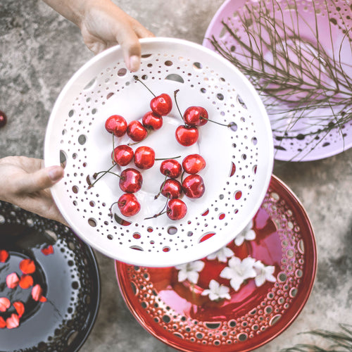 These ceramic plates make wonderful gift ideas for any occasion you can think of, but they are ideal to give as a set or individually for wedding, engagement or housewarming gifts! Order these ceramic plates for your own home or buy as a gift!
